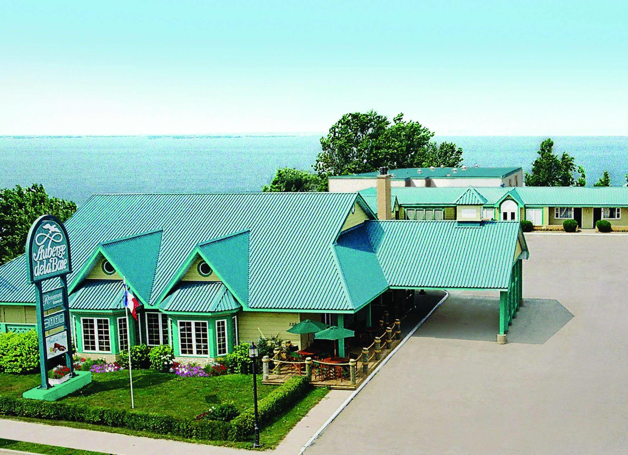 Auberge De La Baie Caraquet Exterior photo